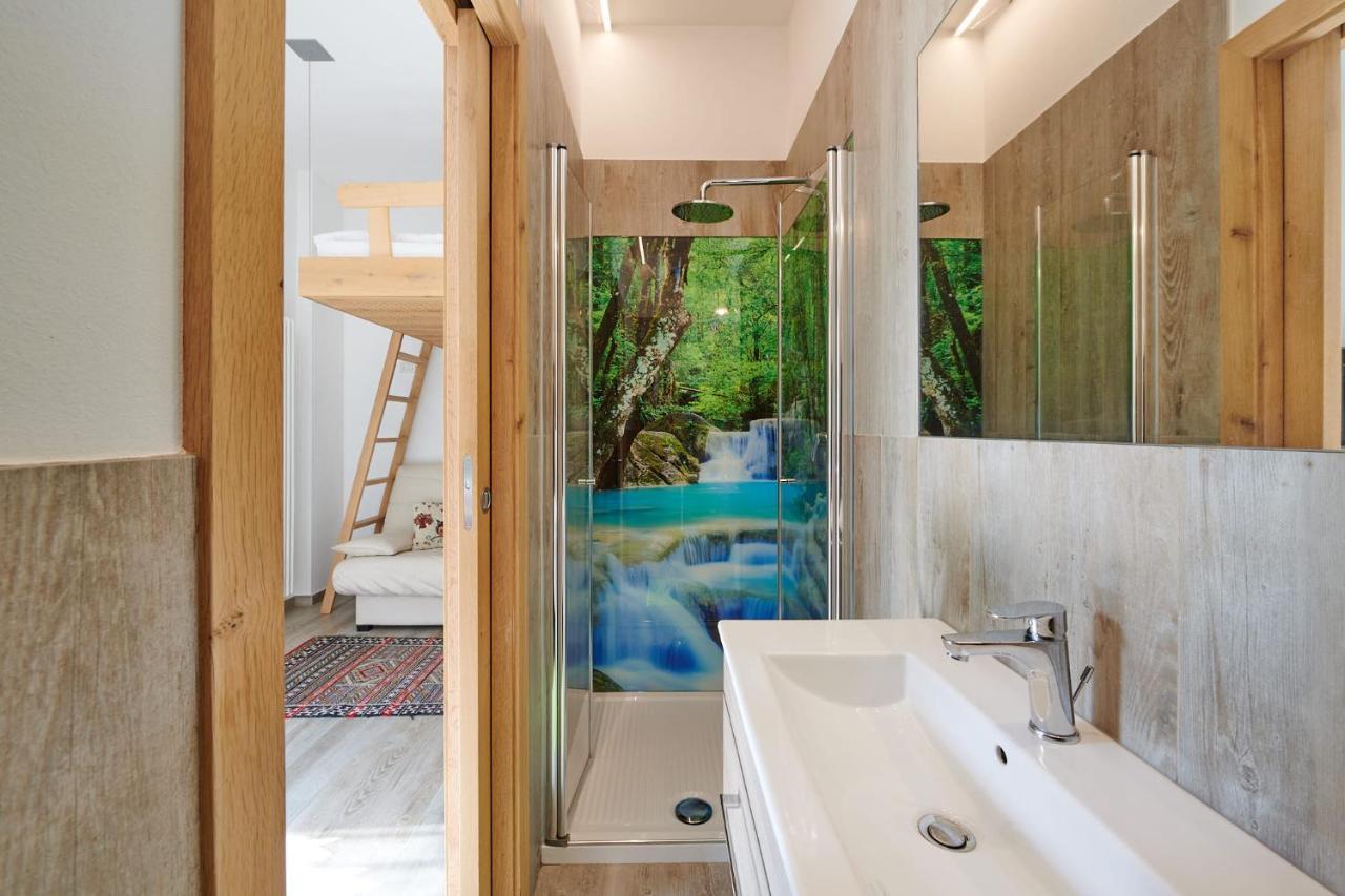 Front Lake Studio With Loft Bed And Pool 巴多利诺 外观 照片