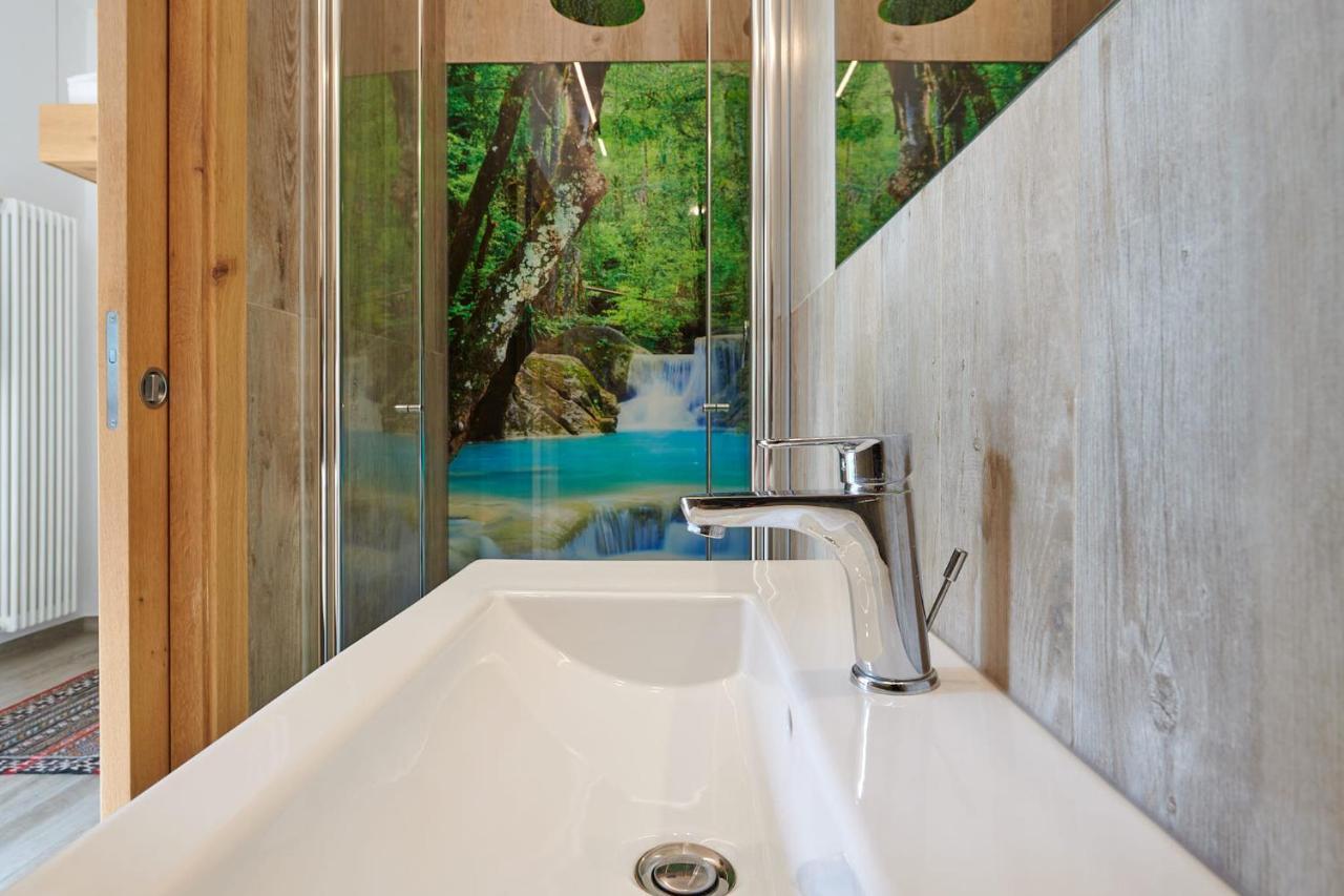 Front Lake Studio With Loft Bed And Pool 巴多利诺 外观 照片