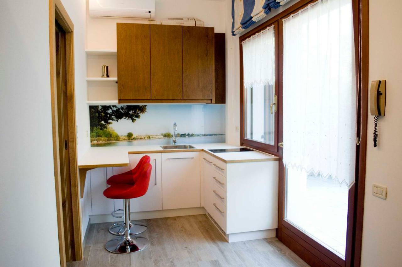 Front Lake Studio With Loft Bed And Pool 巴多利诺 外观 照片